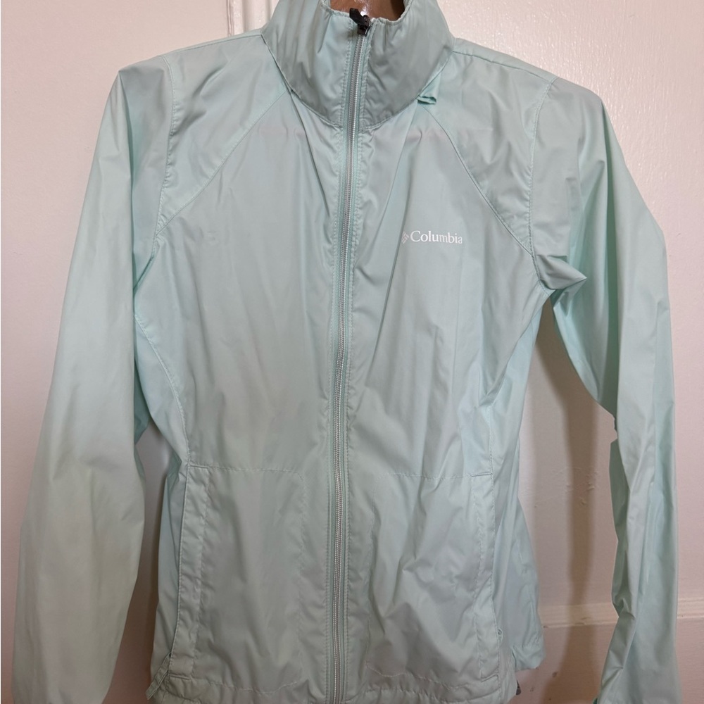 Columbia Packable Women’s Windbreaker Jacket
